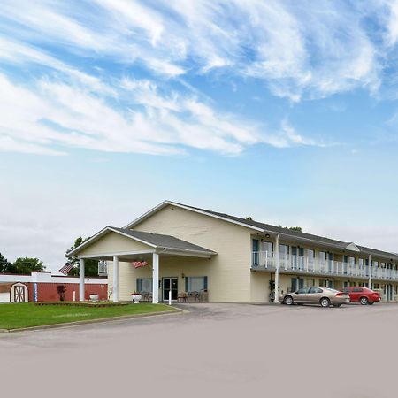 Americas Best Value Inn Knob Noster Exterior photo