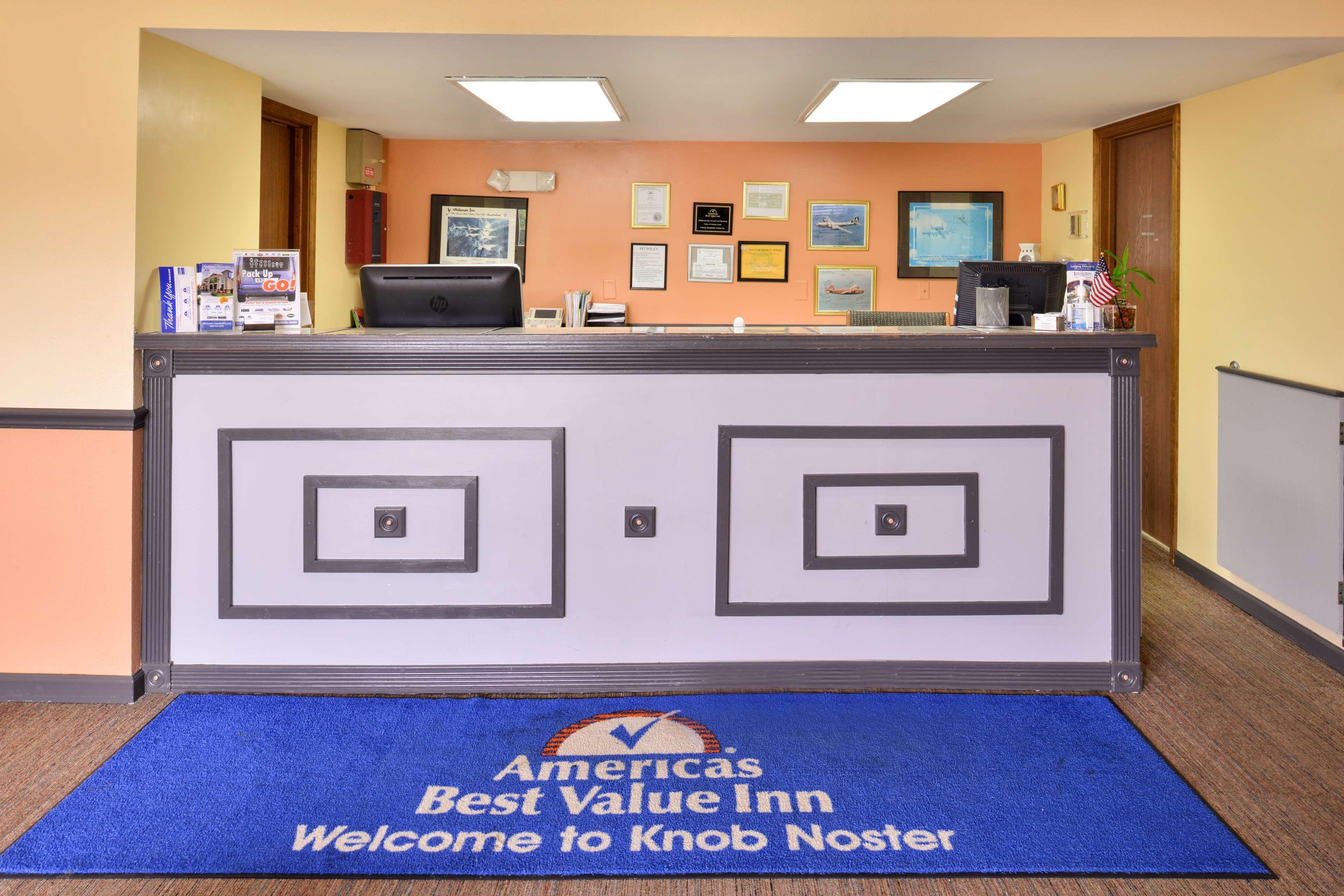 Americas Best Value Inn Knob Noster Exterior photo